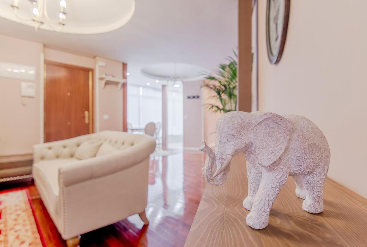Cross Check Descalzas Reales Apartment Madrid